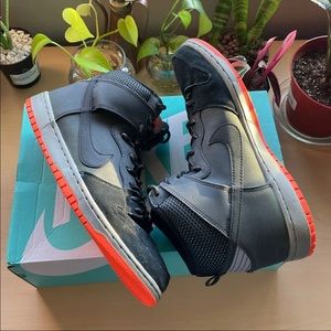 Nike SB Dunk High PRM Shield